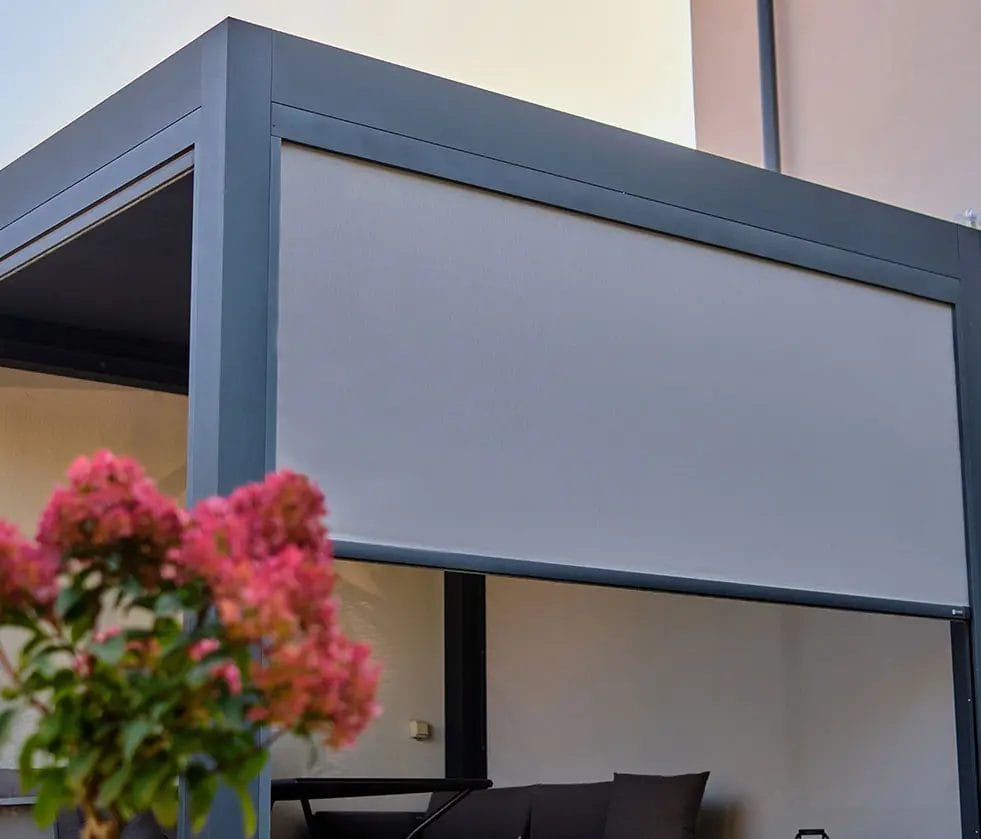 Rolety do&nbsp;pergoli radom